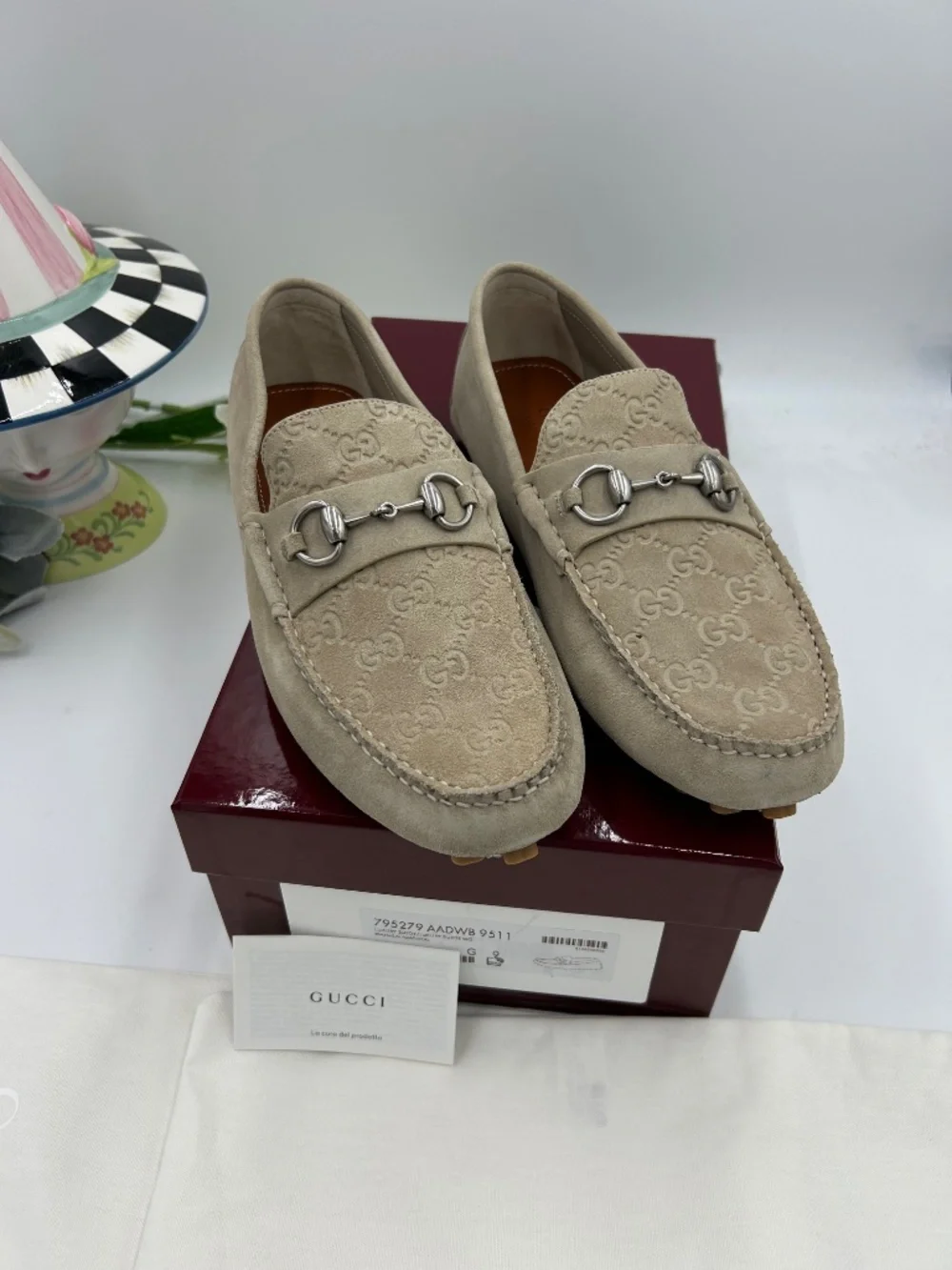 Men’s Gucci Suede Oatmeal Horse Bit Driving Loafers. Size 9/fits 10 US.
